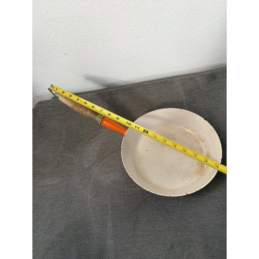 Vintage Le Creuset 24 Cast Iron Enamel Pan Skillet 9.5